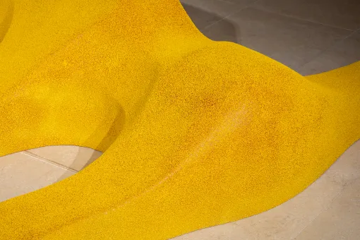 Installationsansicht "Lena Henke. Aldo Rossi’s Sleeping Elephant"