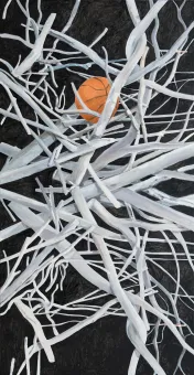 Ölgemälde von weißen Geästen zwischen welchen sich ein orangefarbener Basketball befindet, der Hintergrund schwarz wie die Nacht