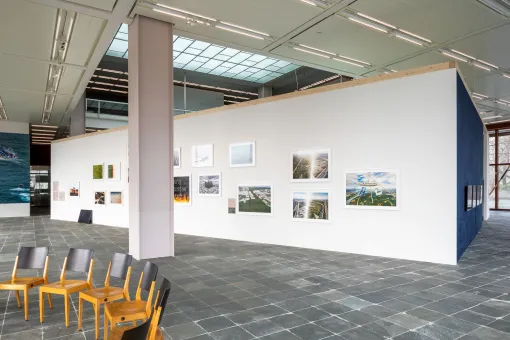 Ausstellungsansicht "Oliver Ressler. Dog Days Bite Back"