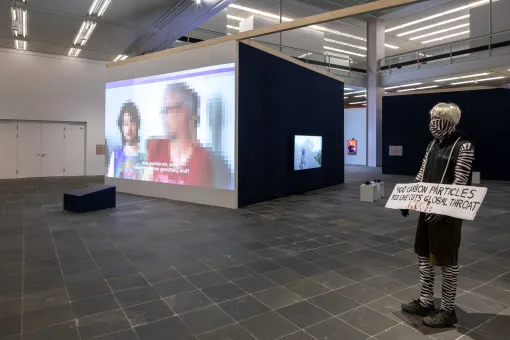 Ausstellungsansicht "Oliver Ressler. Dog Days Bite Back"