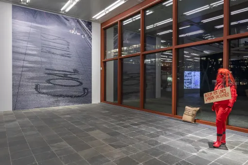 Ausstellungsansicht "Oliver Ressler. Dog Days Bite Back"