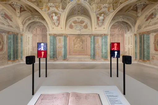 Installationsansicht "CARLONE CONTEMPORARY: Dara Birnbaum. Bruckner: Symphonie Nr. 5 B-Dur"