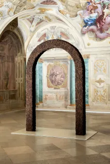 Installationsansicht "Ugo Rondinone. arched landscape"