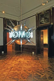 Edelstahl, Chrom, Sandstrahl, Aluminium, Neon  Ø 250 cm (Morgenstern)