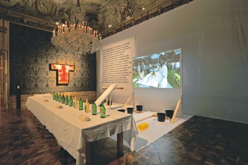 Installation  115 x 909 x 687 cm