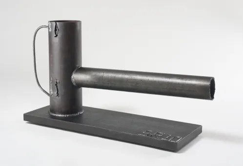 Steel  45.1 x 78.7 x 25.4 cm