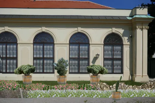 Entwurf Malergarten, Fotomontage in der man angebaute Pflanzen vor dem Unteren Belvedere sieht