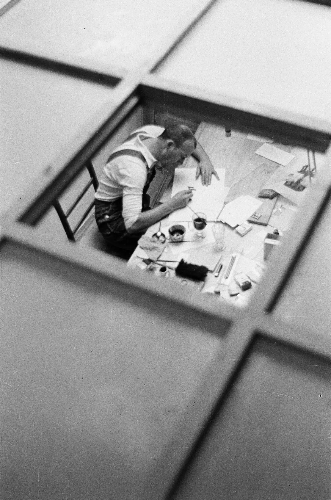 Mann am Zeichenbrett