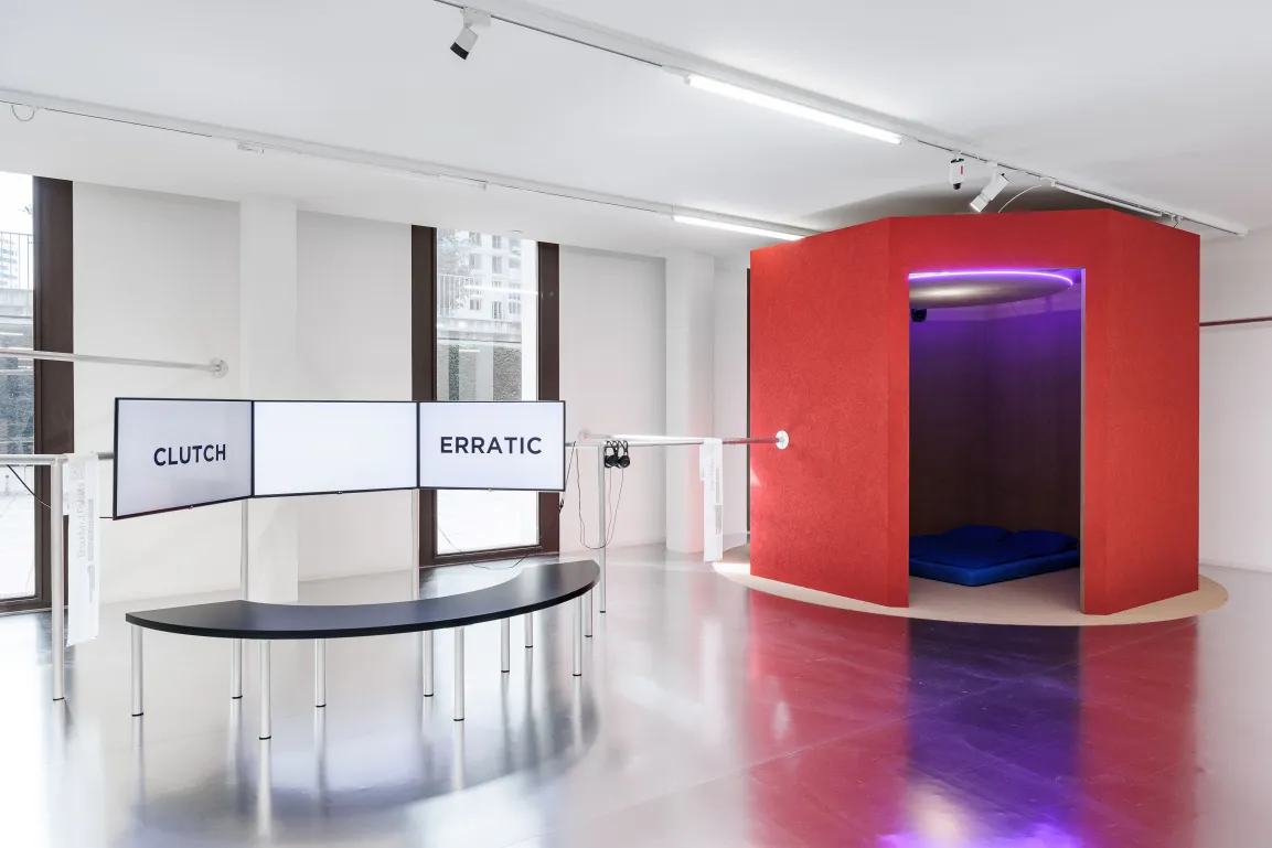 Ausstellungsansicht Civa. coded manoeuvres_sticky webs 