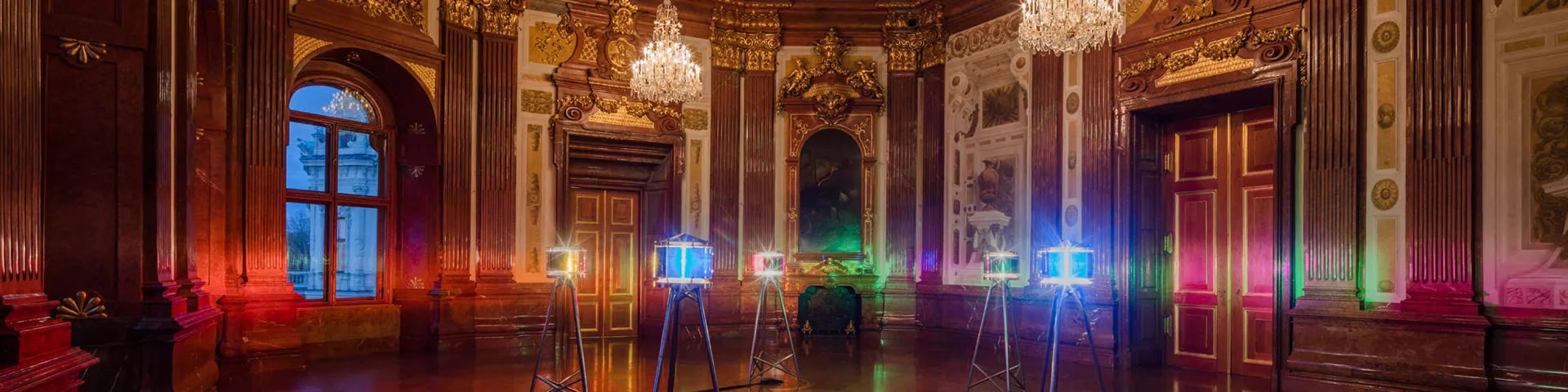 OLAFUR ELIASSON: Five orientation lights