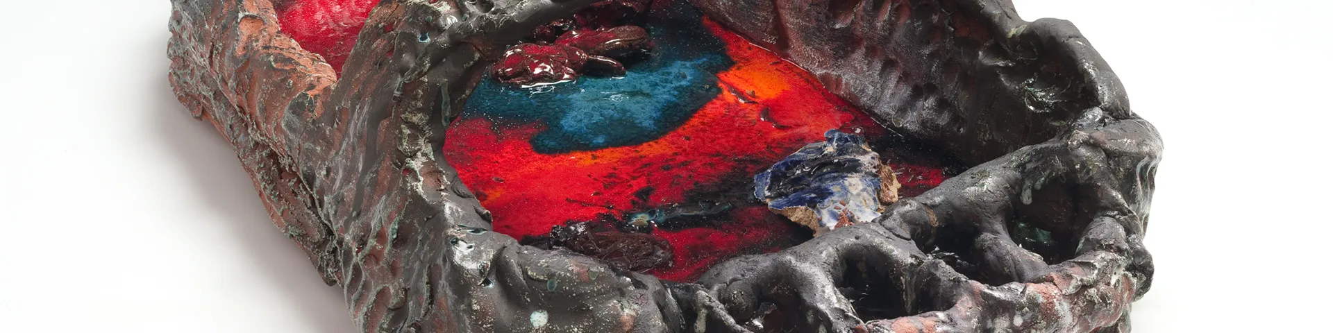 Ceramic  27.9 x 50.8 x 90.2 cm