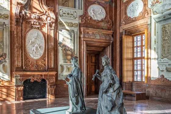 Ausstellungsansicht "Franz Xaver Messerschmidt. Mehr als Charakterköpfe", Unteres Belvedere
