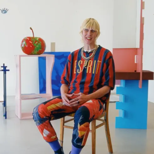 Maruša Sagadin in ihrem Atelier sitzend.