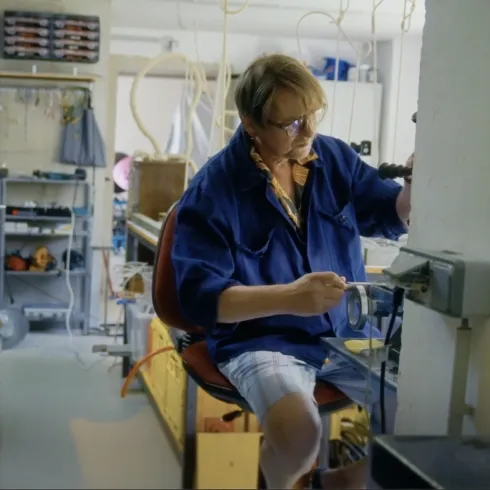 Der Künstler Thomas Baumann in seinem Atelier.
