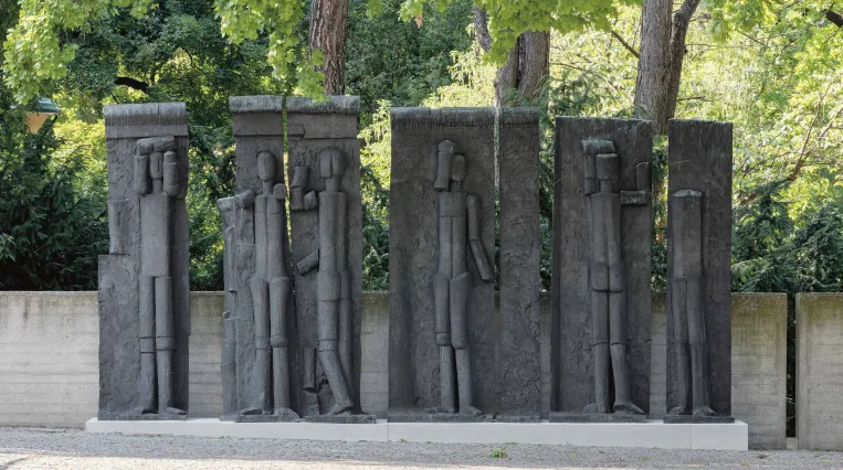 Skulptur Figurenrelief von Fritz Wotruba