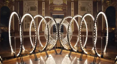 960 Glühbirnen, Stahl, Aluminium, Holz, Kabel, elektrischer Schaltkreis, Leuchtkästen  260 x 687 x 740 cm