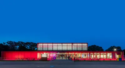 Belvedere 21 von Aussen am Abend